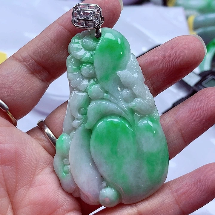 翡翠银S925镶嵌颈饰翡翠