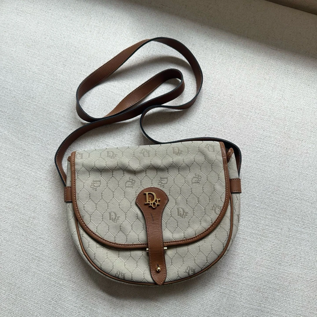 95新 DIOR/迪奥 95新-中古蜂巢斜挎包单肩包豆腐包马鞍包
