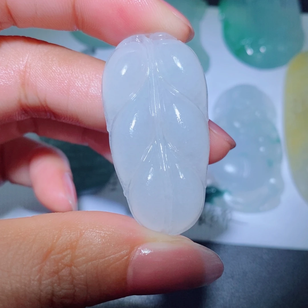 定制翡翠未镶嵌吊坠