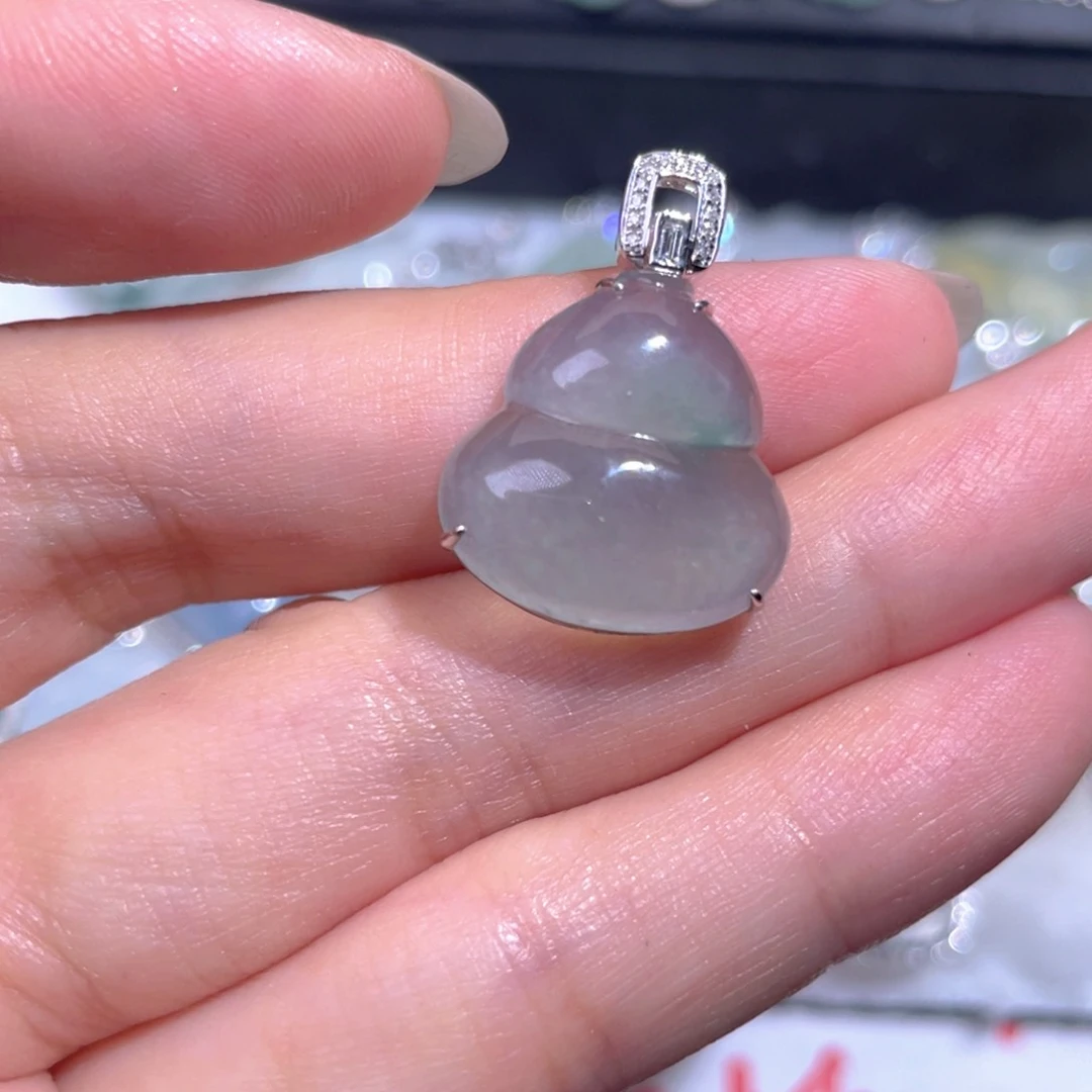 颈饰18K金镶嵌翡翠翡翠