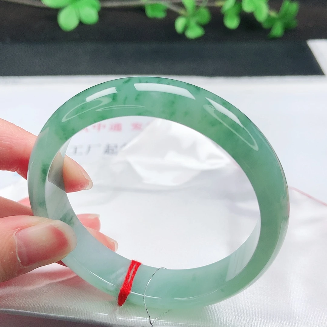 翡翠未镶嵌手镯58圈