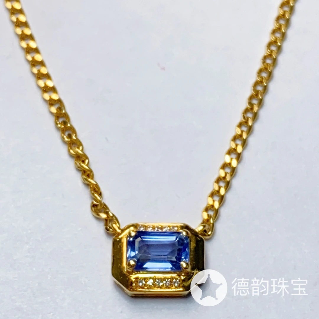 18K金镶嵌蓝宝石项链