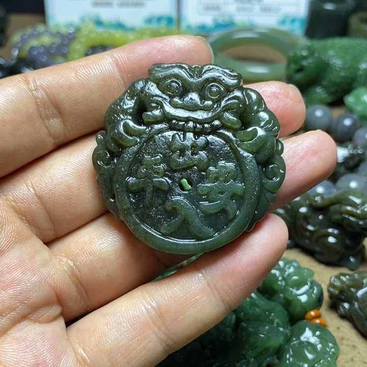 颈饰未镶嵌和田玉