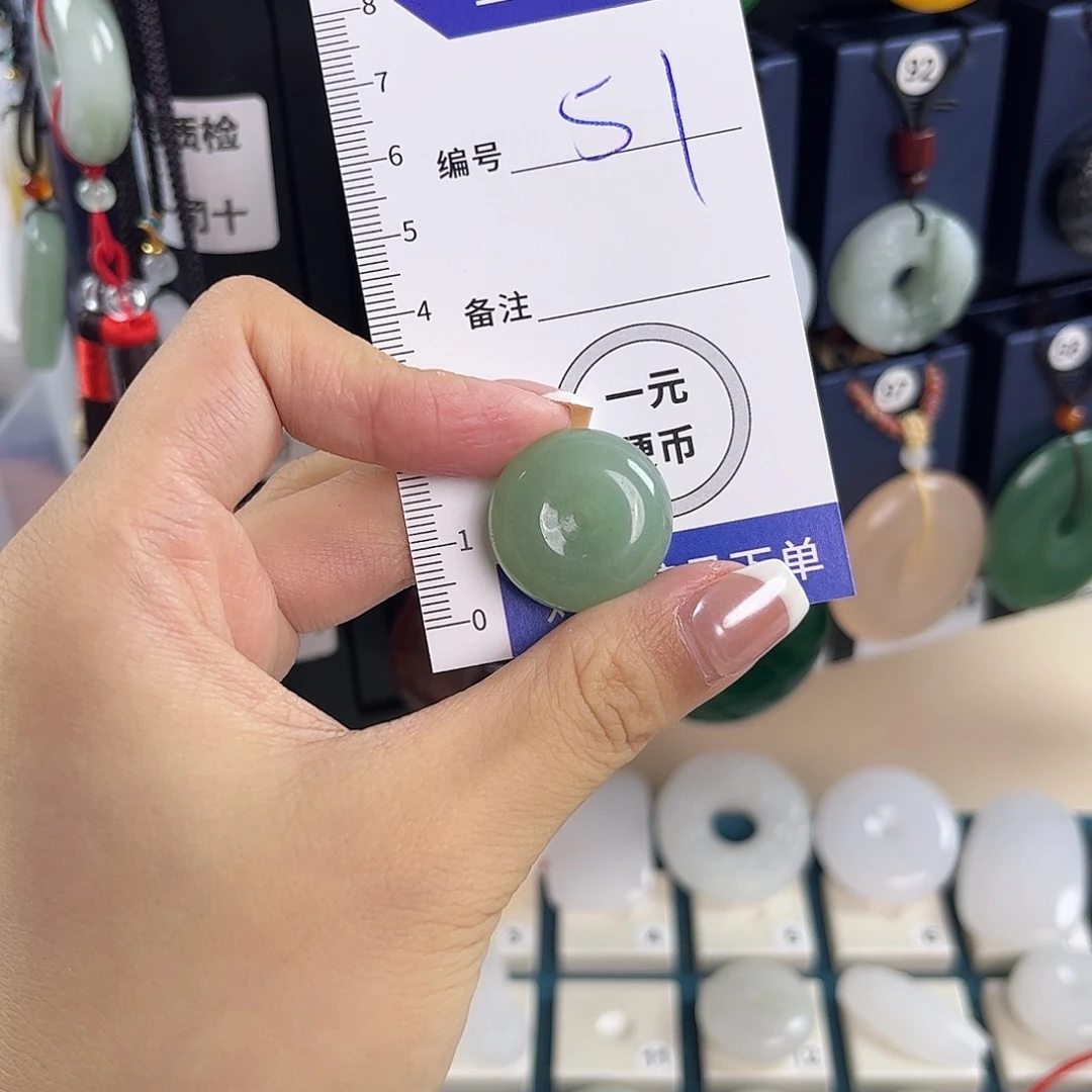 石英质玉合金颈饰