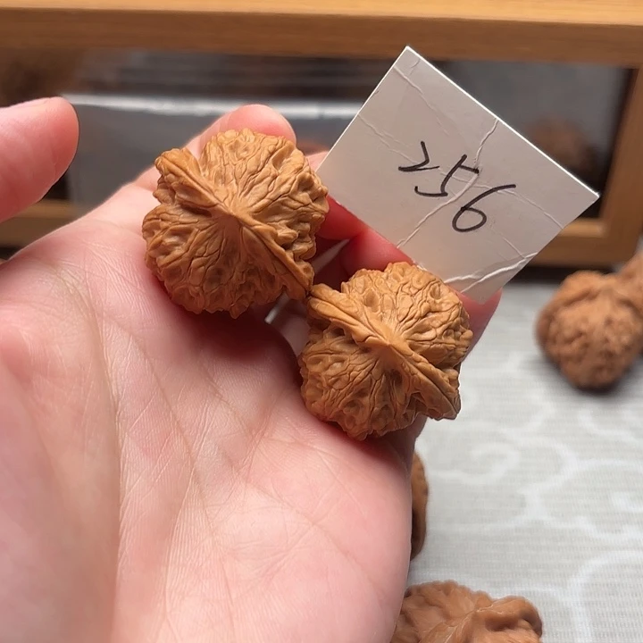 文玩核桃吊坠33野生