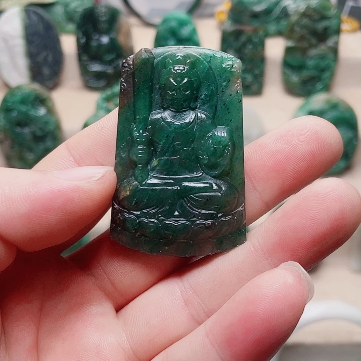 未镶嵌独山玉颈饰