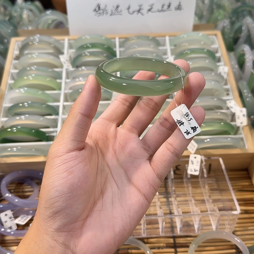 玛瑙/玉髓未镶嵌手镯圈口58.5