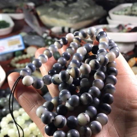 颈饰未镶嵌和田玉顽**利
