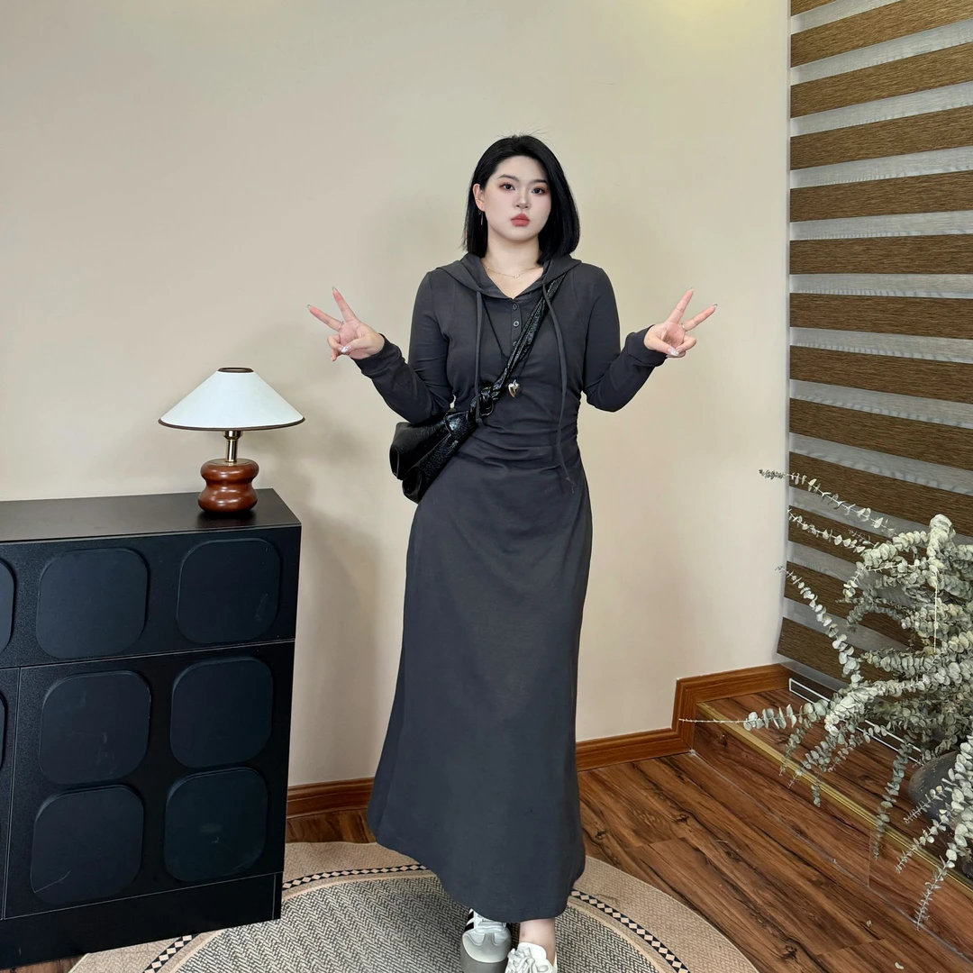 【乌托邦】赫本风秋冬季连帽显瘦高级感微胖大码连衣裙-S1092