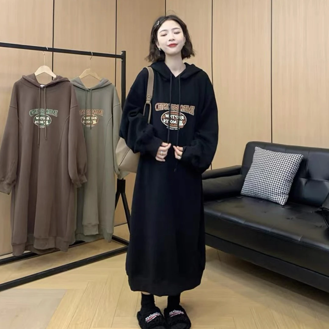 9148大码宽松复古连衣裙女2025加绒新款微胖mm显瘦遮肚连帽卫衣裙