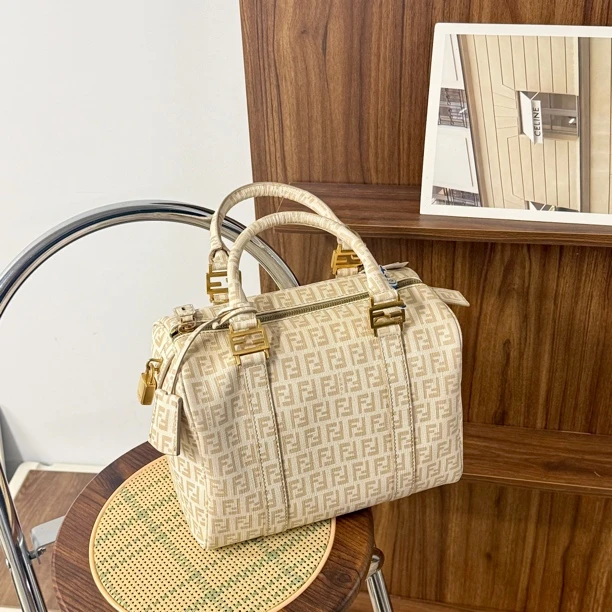 95新 FENDI/芬迪 CC/芬迪  单肩包