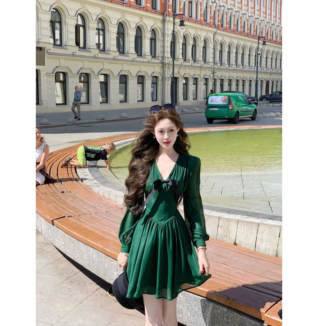 2025早秋新款法式蝴蝶结长袖收腰气质时尚设计感显瘦短款连衣裙女