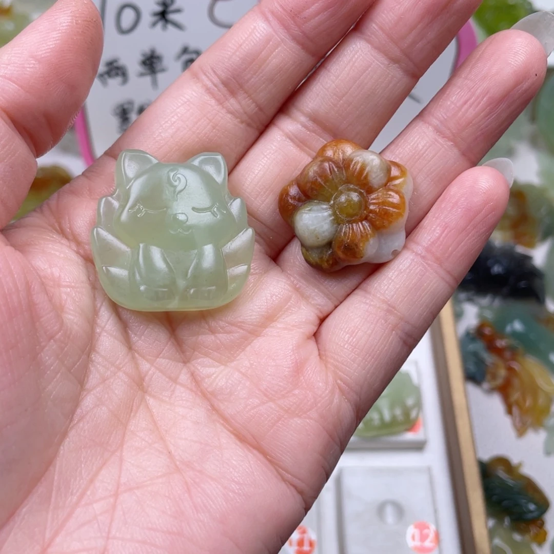 南***落蛇纹石玉未镶嵌颈饰