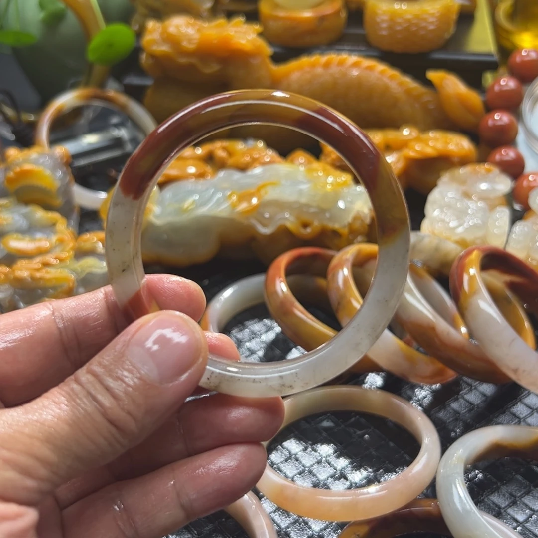 三***乐石英质玉未镶嵌颈饰