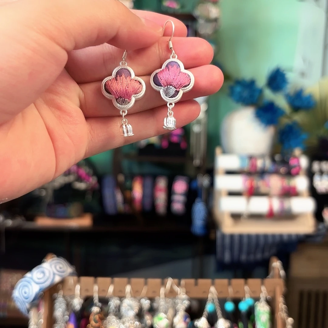 ****随织绣彩云南阁非遗老绣饰品003