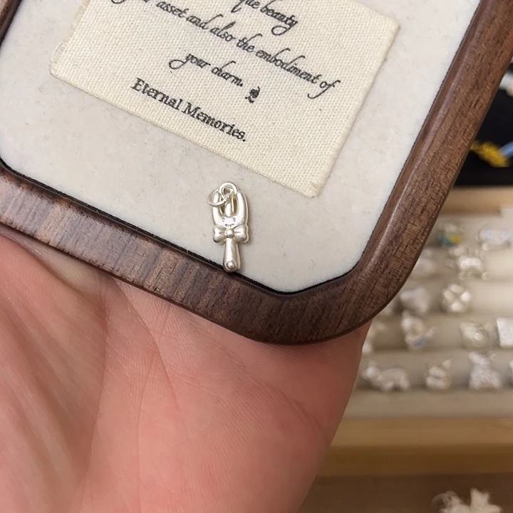 布艺足银足银叉子【放kt右边】