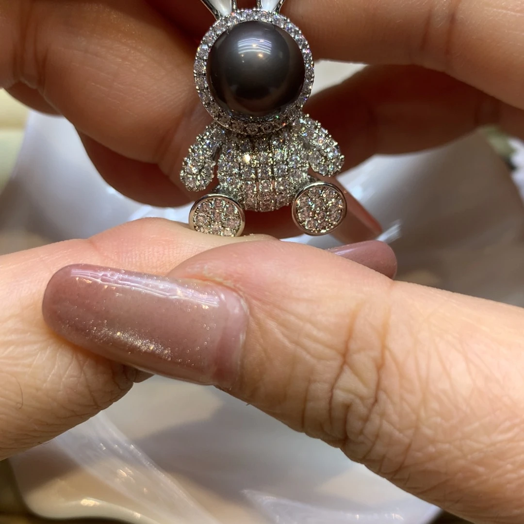 未镶嵌胸饰海水珍珠