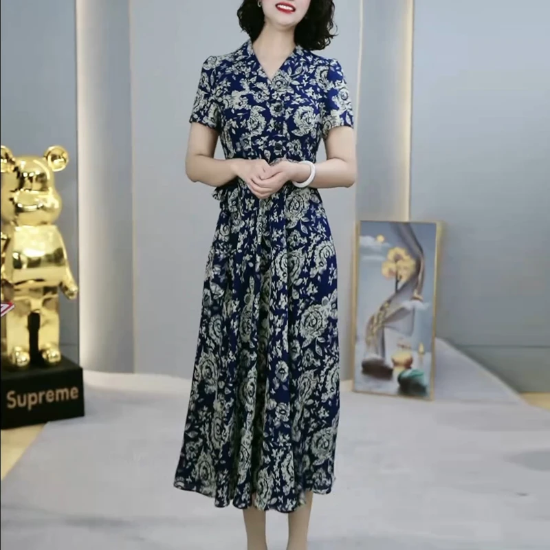 高级感碎花连衣裙女装2025夏季新款气质减龄收腰显瘦妈妈印花裙子
