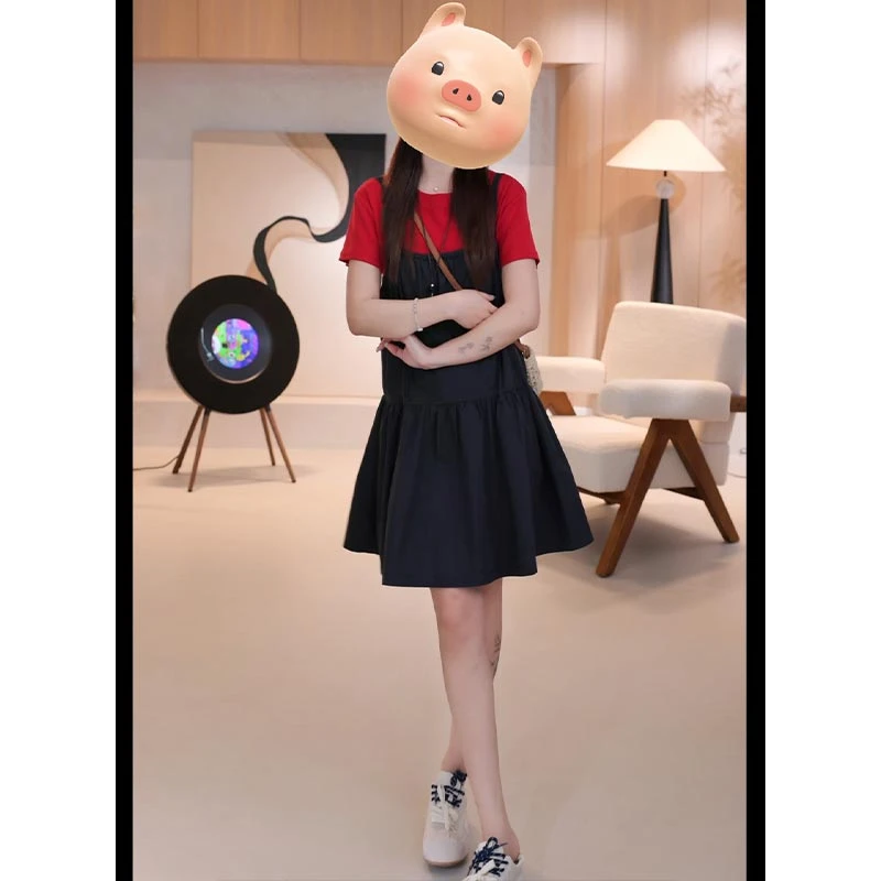 2025年夏季新款女装背带连衣裙气质温柔个性纯色短裙设计感ins风