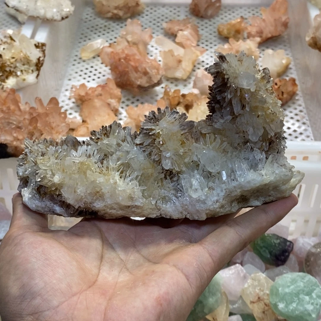 未镶嵌珠宝半成品水晶此**矣