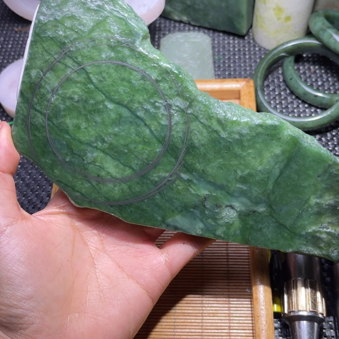 未镶嵌和田玉车挂滨****鱼
