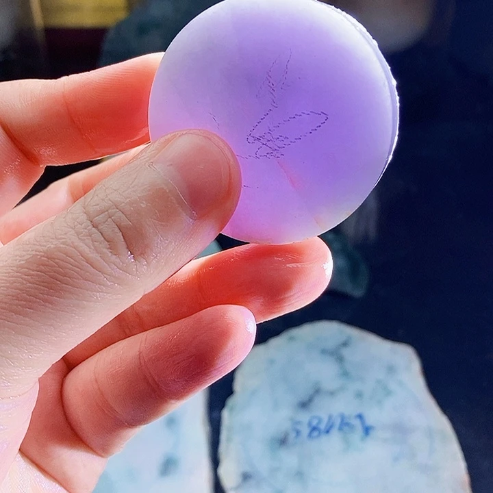 翡翠未镶嵌颈饰毛料3