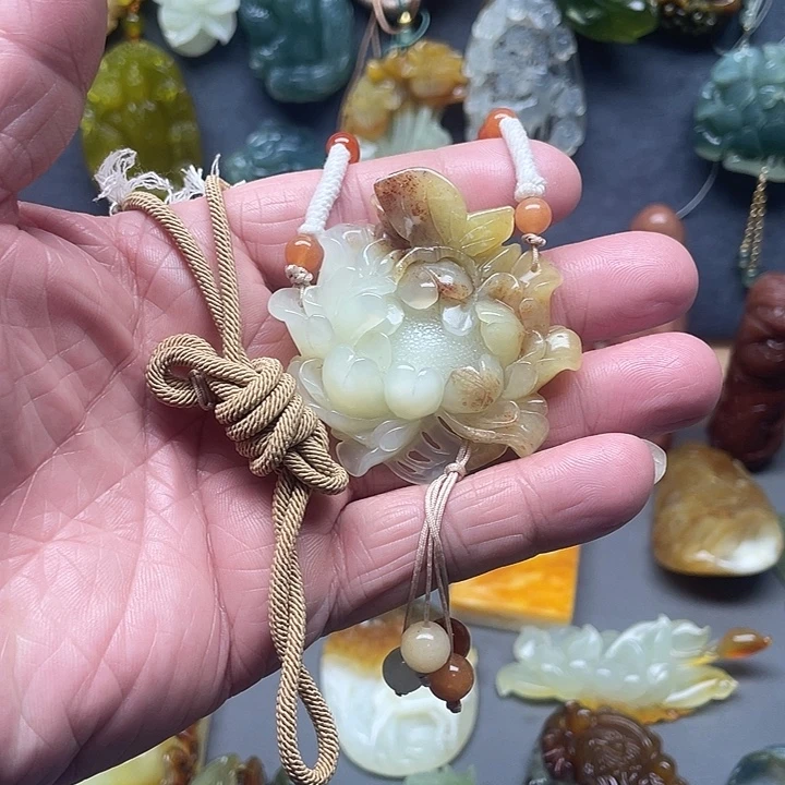 蛇纹石玉未镶嵌挂件