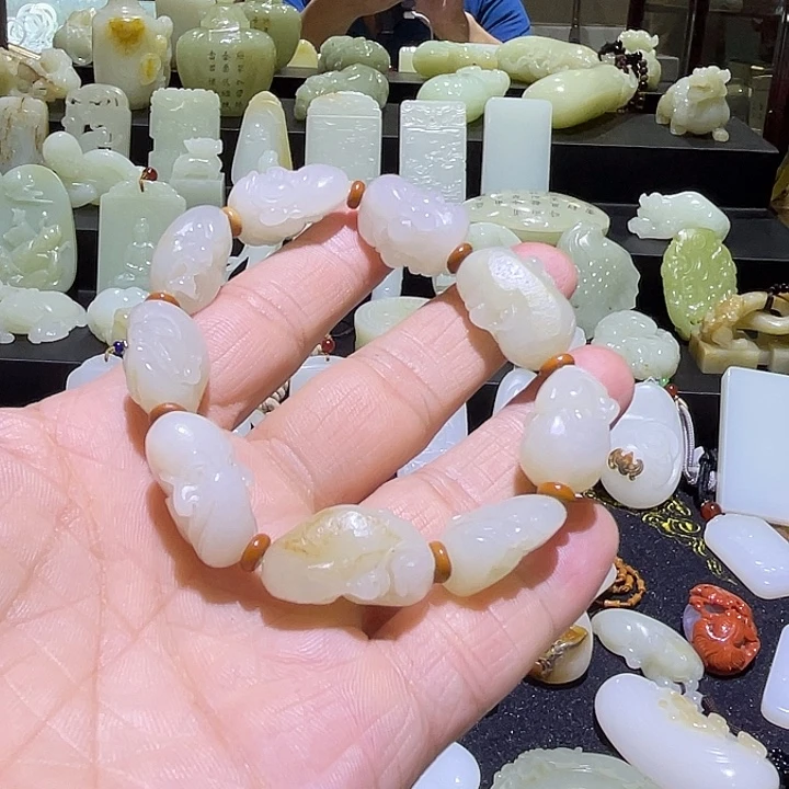 舍***得和田玉未镶嵌手链