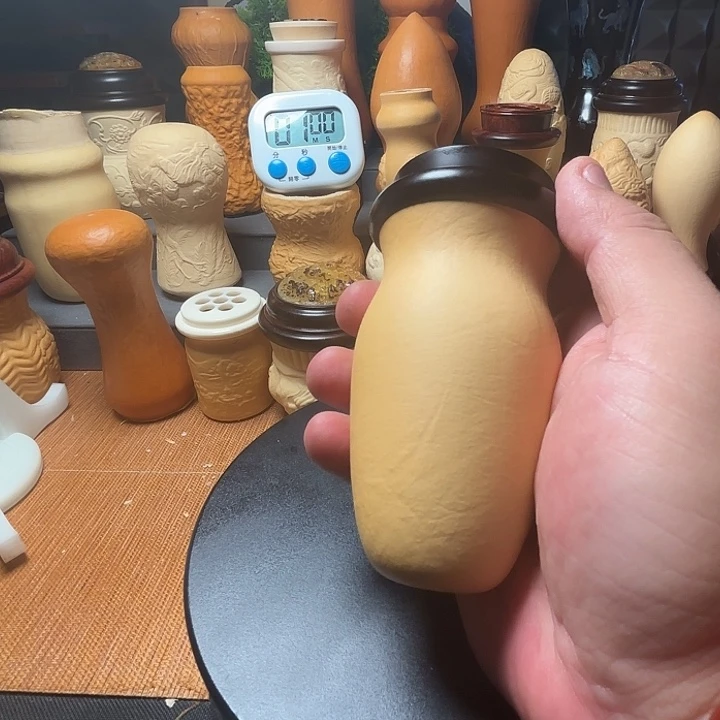 大***义隐隐约约地看到一只小