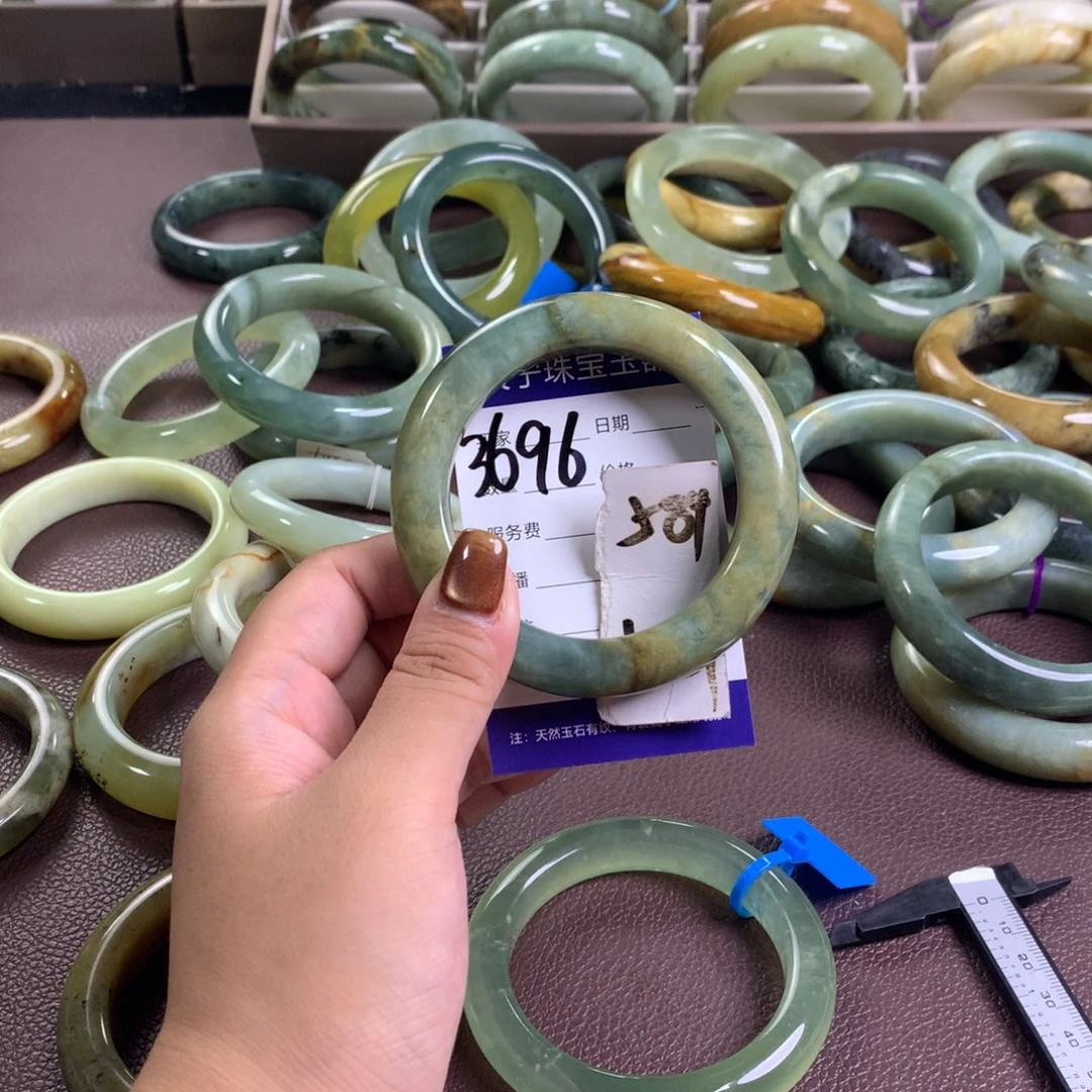 未镶嵌蛇纹石玉手镯3696
