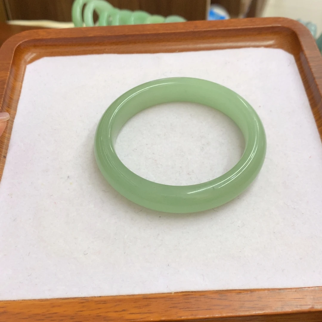 石英质玉未镶嵌手镯