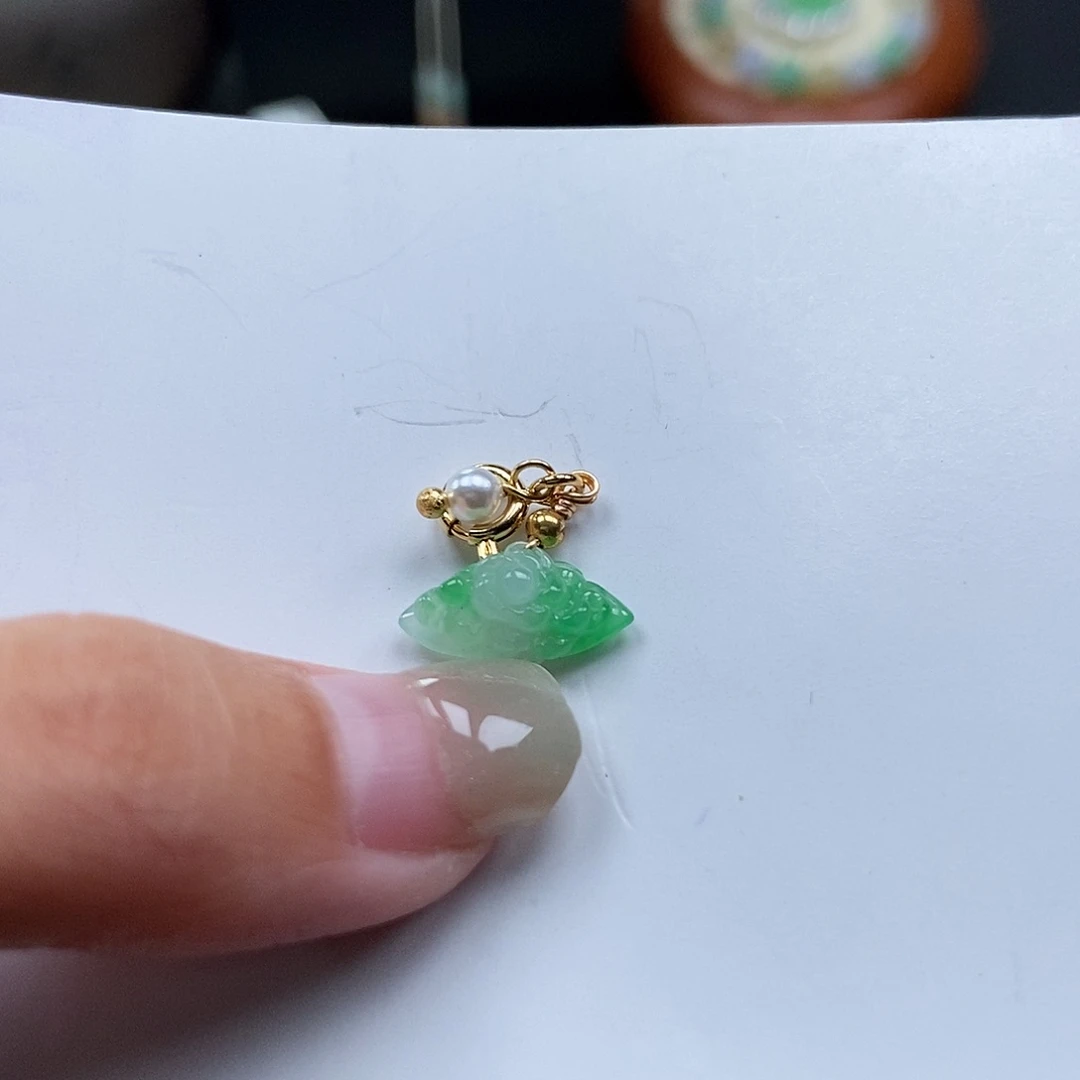 未镶嵌挂件翡翠闪