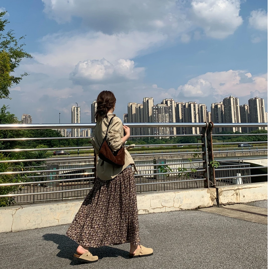 两枝郁金 邂逅日落 法式压褶碎花半身裙2025秋季新款氛围感a字裙