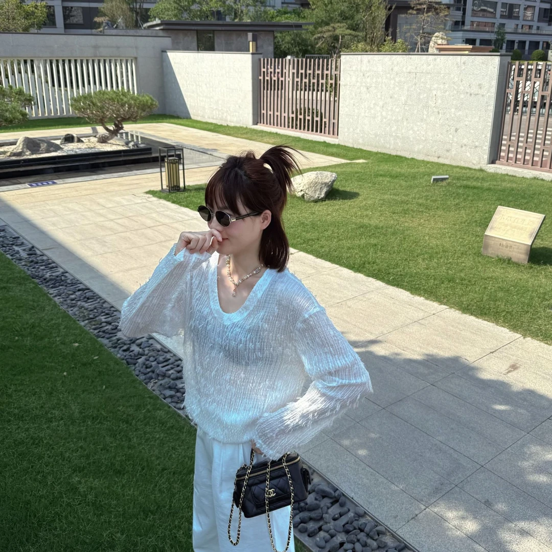 俪妍【LIVELY·YAN】25夏季新款流苏衫37933时尚镂空宽松长袖气质