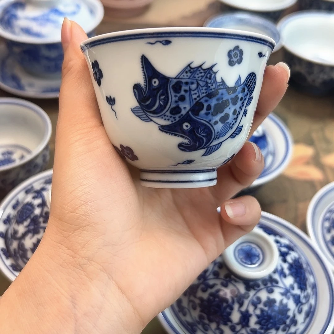 25845632884368556988