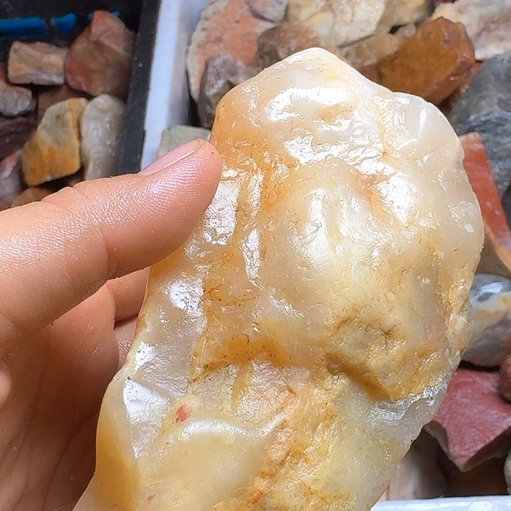 老***友寿山石寿山石的颜色