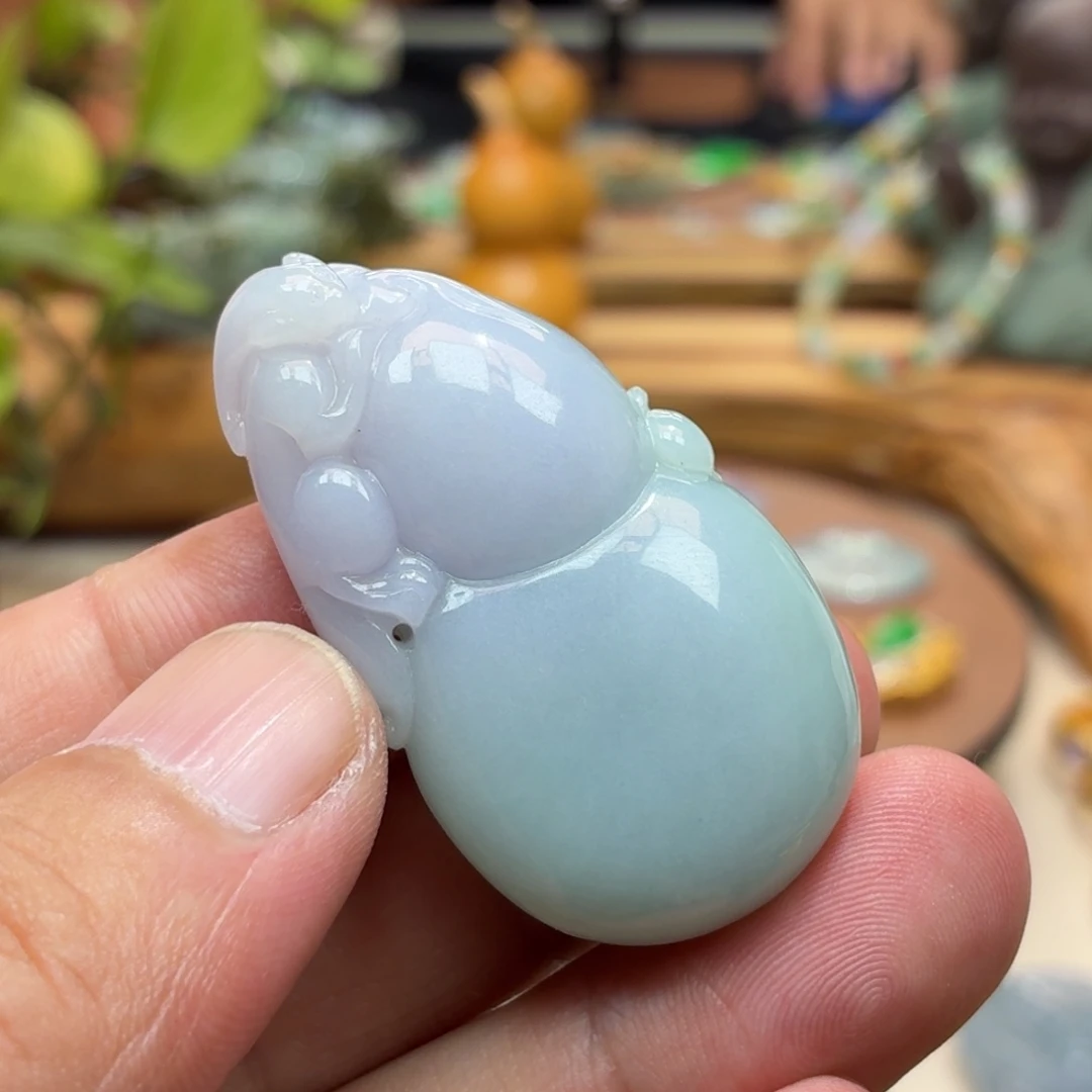 翡翠未镶嵌颈饰挂件