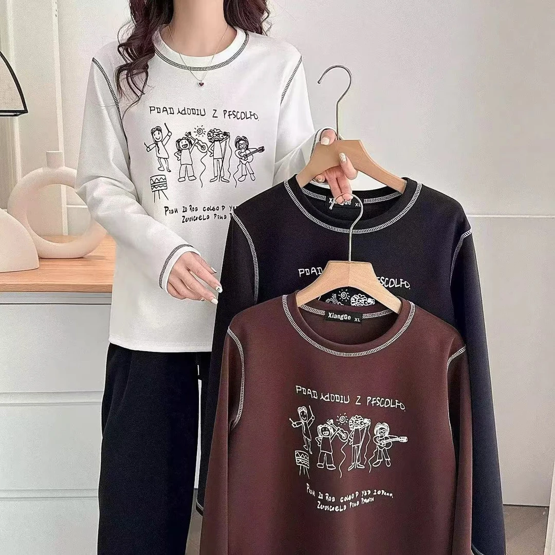 大码早春新款时尚休闲宽松模特图乐队图案设计感明线打底衫#933