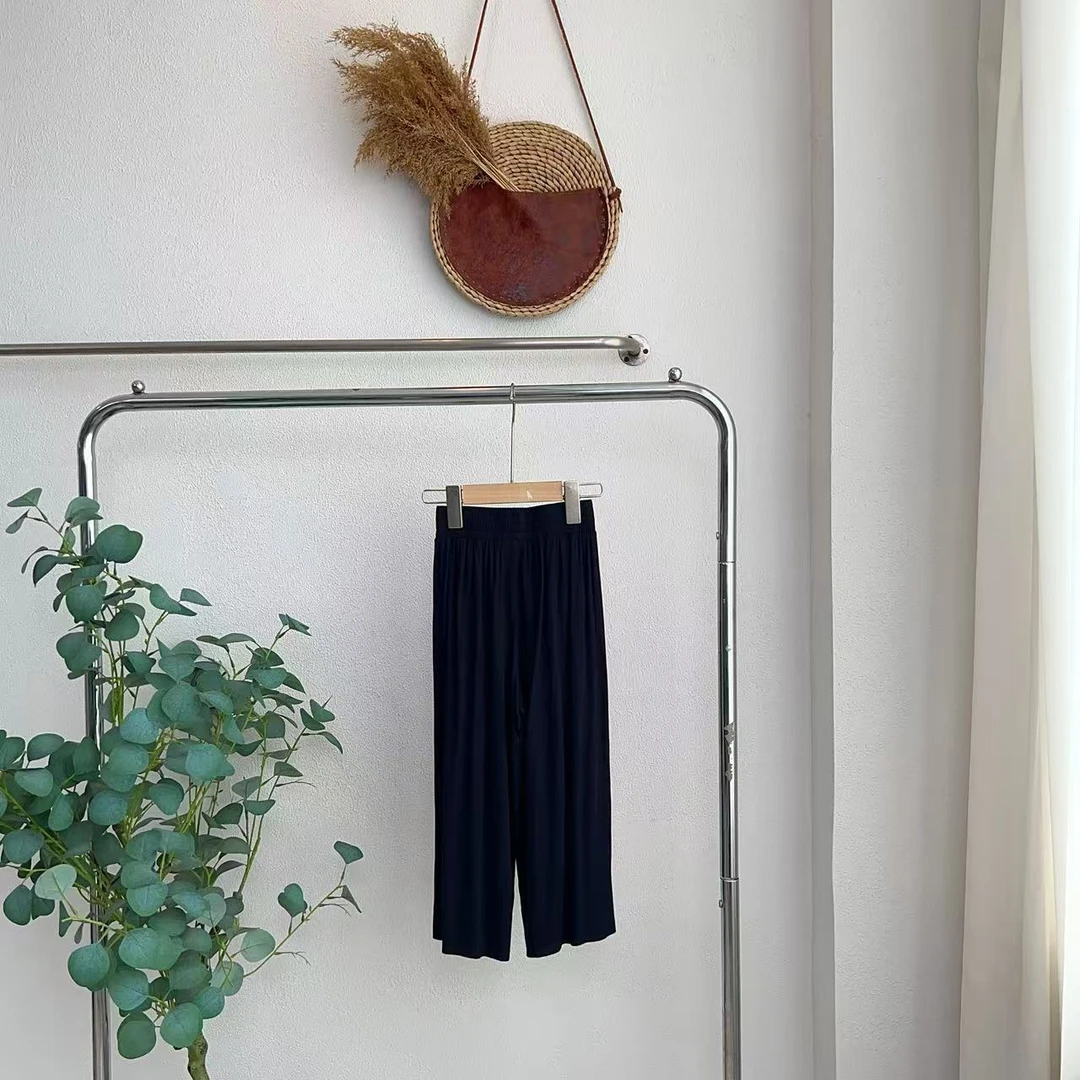 1105蛋黑色针织长裤