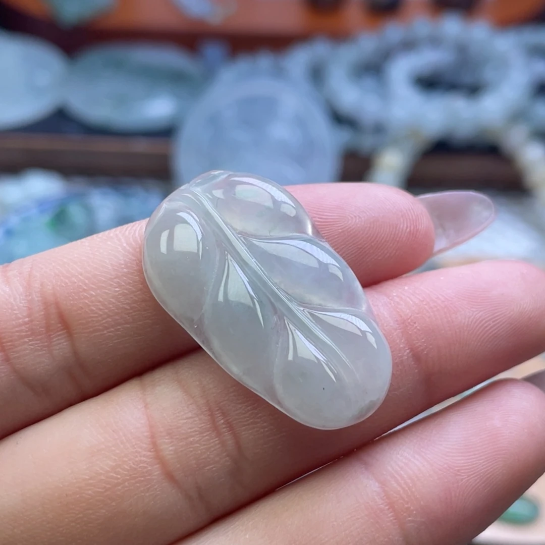 颈饰未镶嵌翡翠翡翠（有纹）