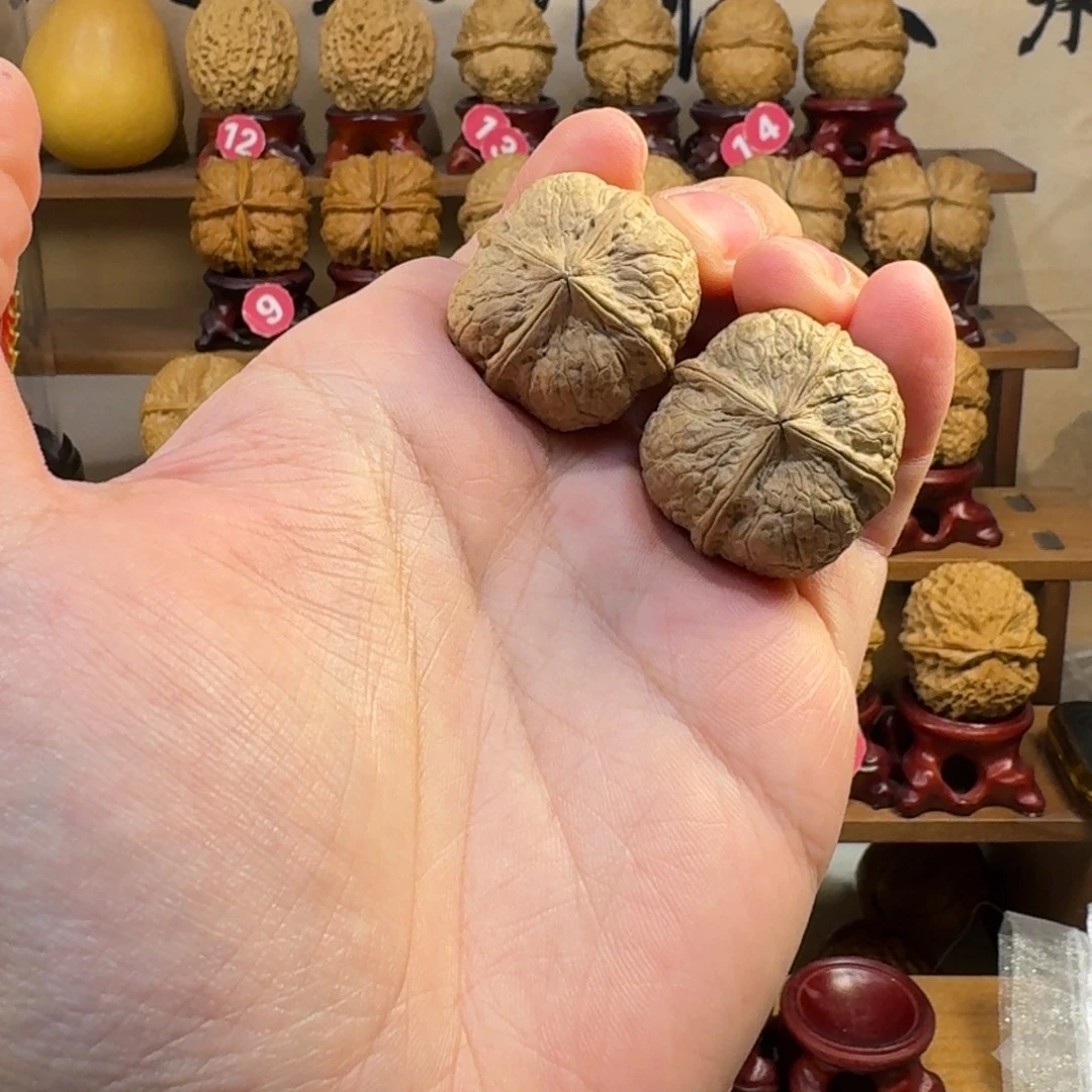 铁核桃把件金蟒炸四