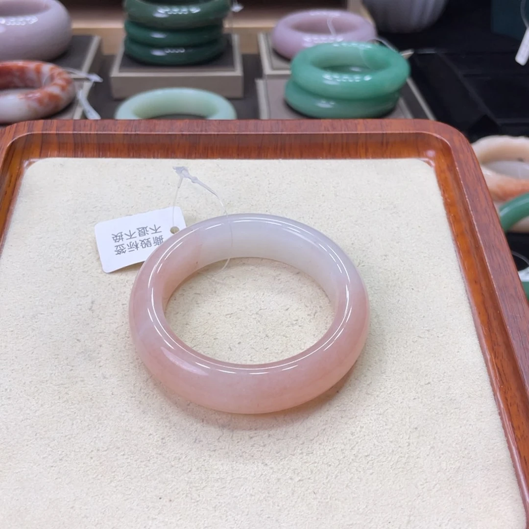 石英岩玉手镯未镶嵌