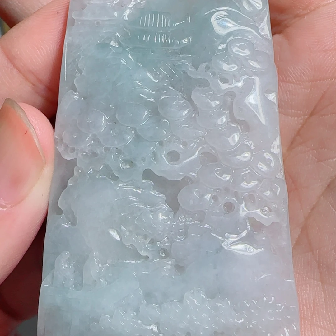 翡翠未镶嵌颈饰山水牌