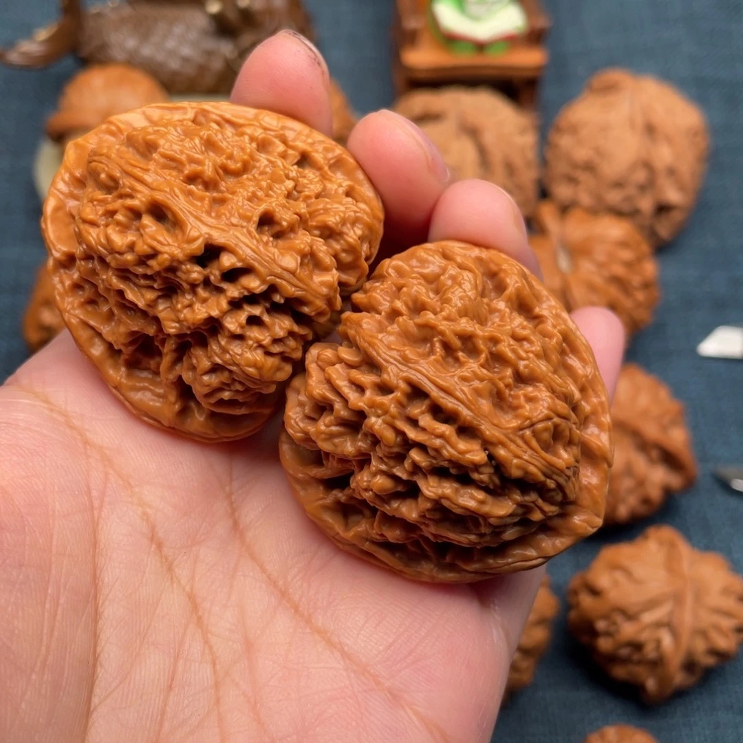 0***7文玩核桃把件44精品三角南疆