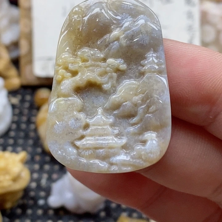 颈饰未镶嵌硅化珊瑚（珊瑚玉）小