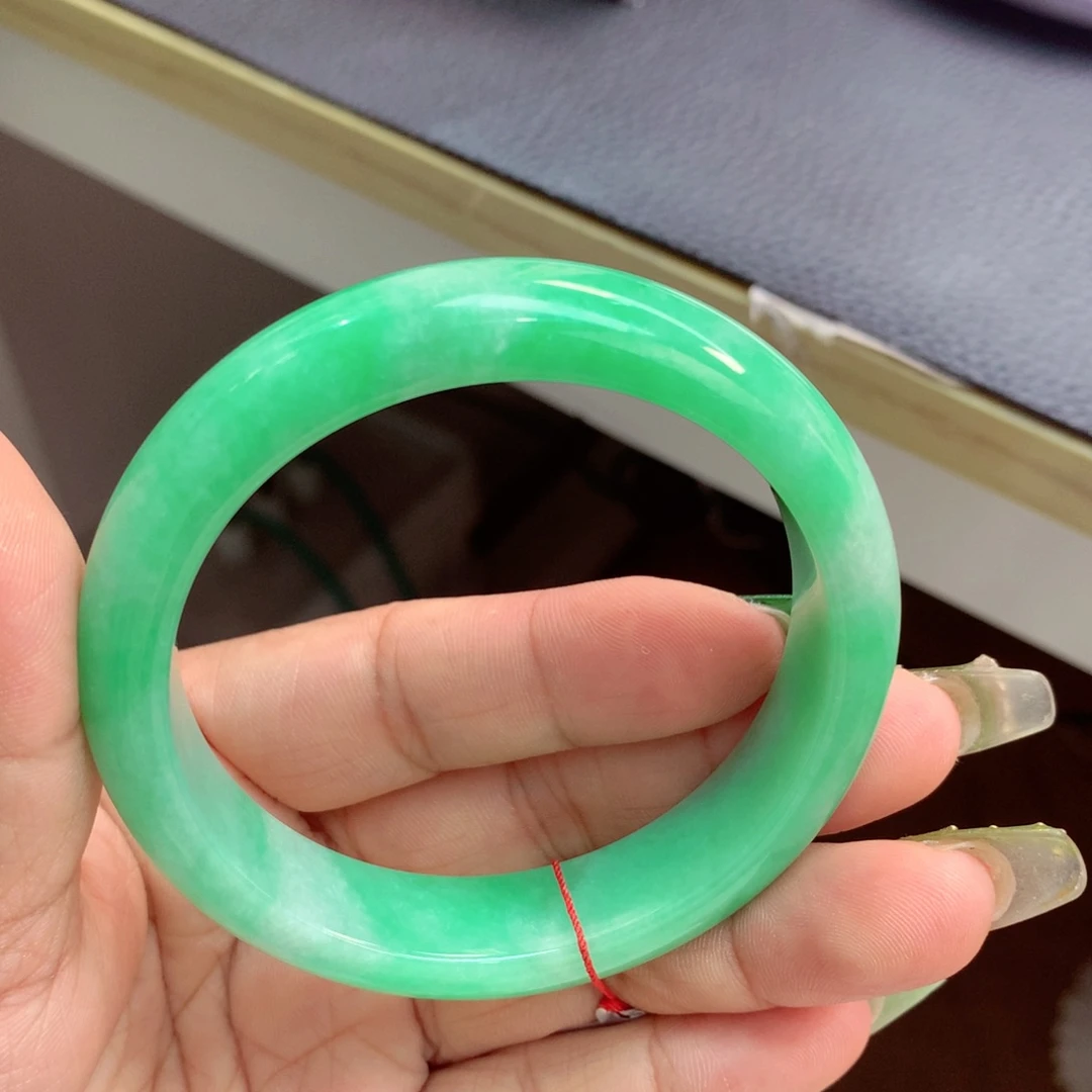 未镶嵌手镯翡翠缅甸