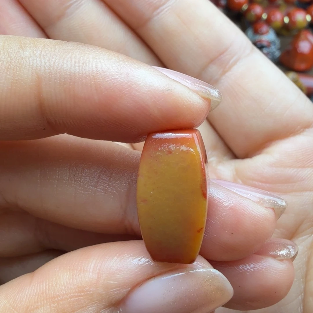 是***肥南红玛瑙未镶嵌手串