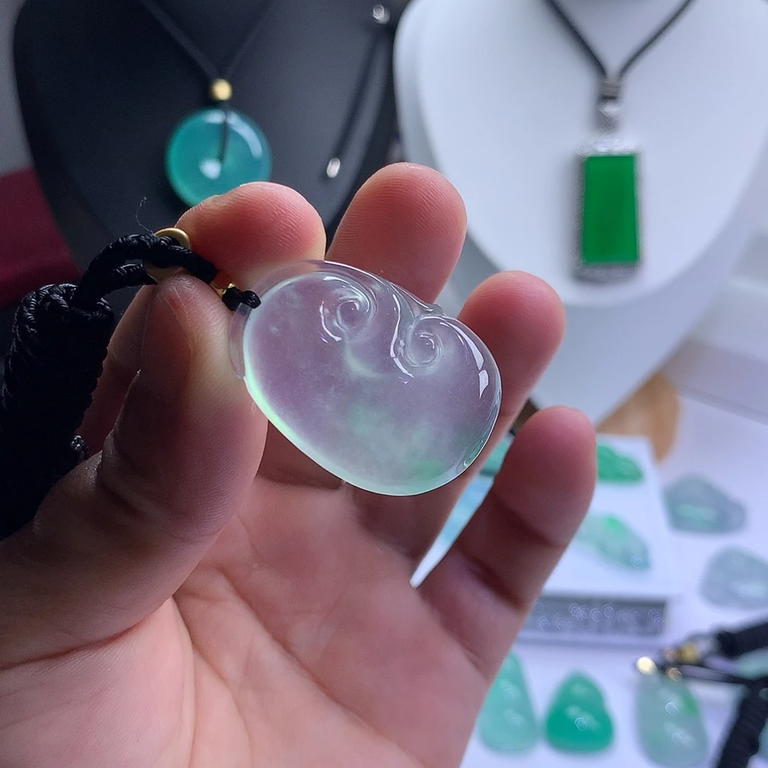 H***先珐琅非金属吊坠如意