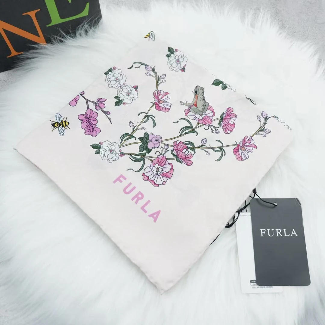 未使用 FURLA/芙拉 90*90方巾丝巾/BJ250927002