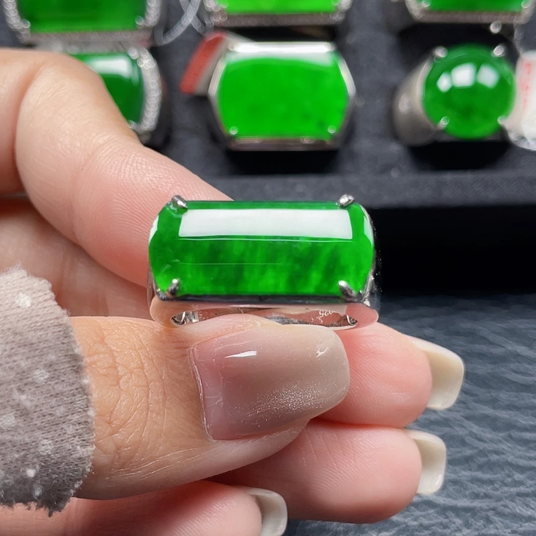 翡翠银S925镶嵌戒指天然A货翡翠没运费险2585